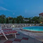 Two-bedroom In Zemunic Gornji *