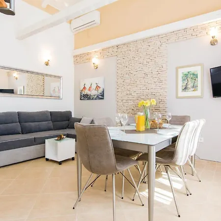 Two-bedroom In Zemunic Gornji Prázdninový dům Vlasnovic
