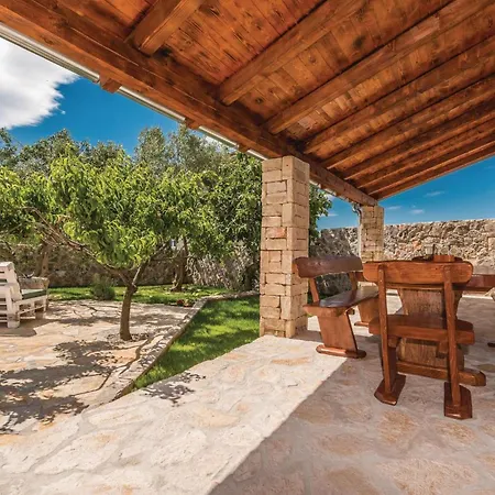 Two-bedroom In Zemunic Gornji *