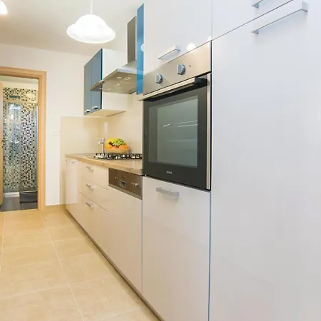 Feriehus Two-bedroom In Zemunic Gornji *