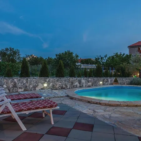 Two-bedroom In Zemunic Gornji *