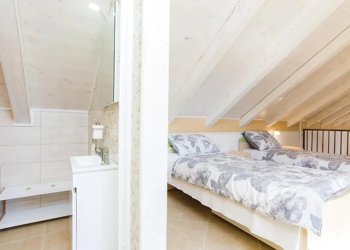 Two-bedroom In Zemunic Gornji *