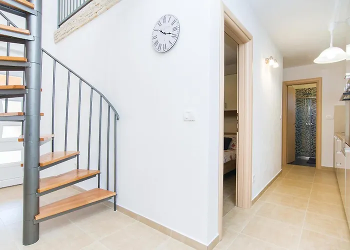 Two-bedroom In Zemunic Gornji Ferienhaus Vlasnovic