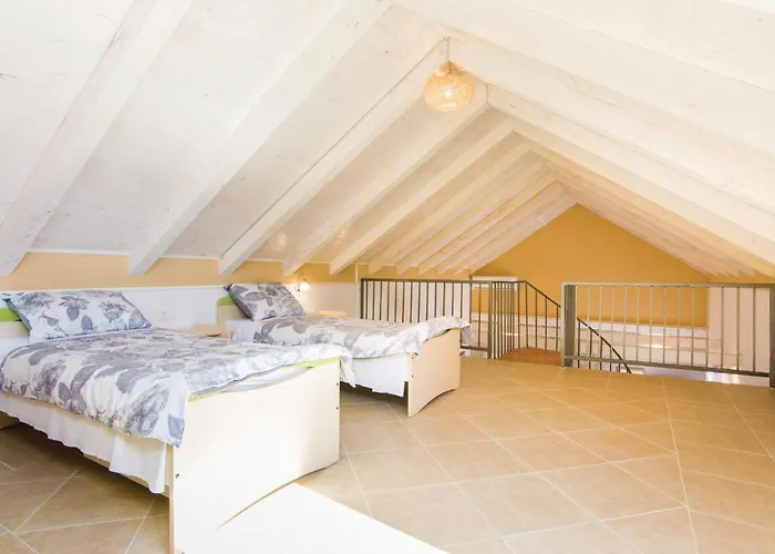 Two-bedroom In Zemunic Gornji Vlasnovic