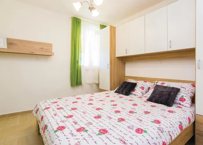Two-bedroom In Zemunic Gornji *