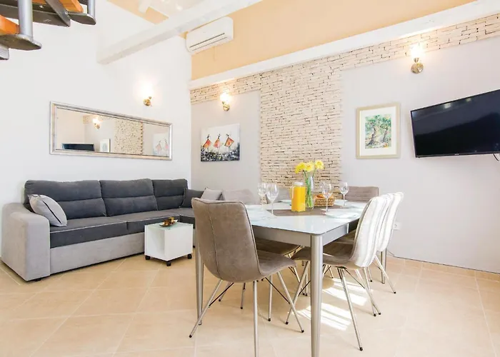 Two-bedroom In Zemunic Gornji Ferienhaus Vlasnovic