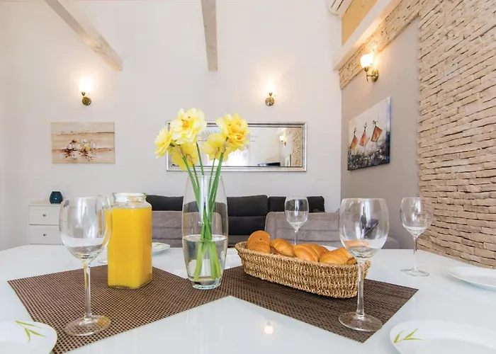 Two-bedroom In Zemunic Gornji * Vlasnovic