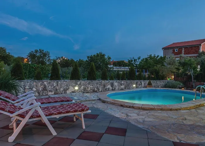 Two-bedroom In Zemunic Gornji *