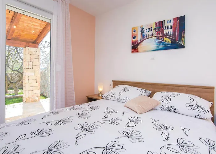 Two-bedroom In Zemunic Gornji Vlasnovic