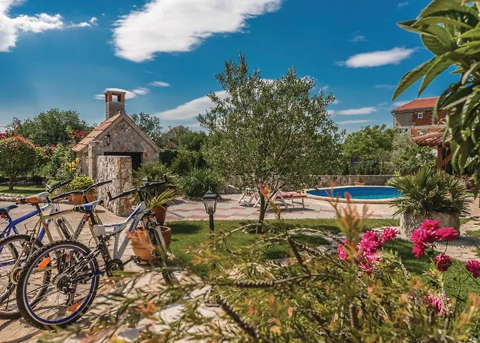 Ferienhaus Two-bedroom In Zemunic Gornji Vlasnovic